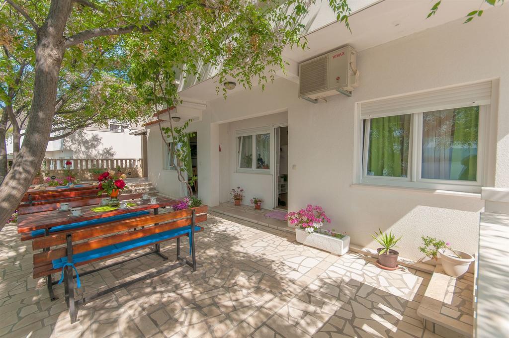 Apartments Zdenka Omiš Eksteriør bilde