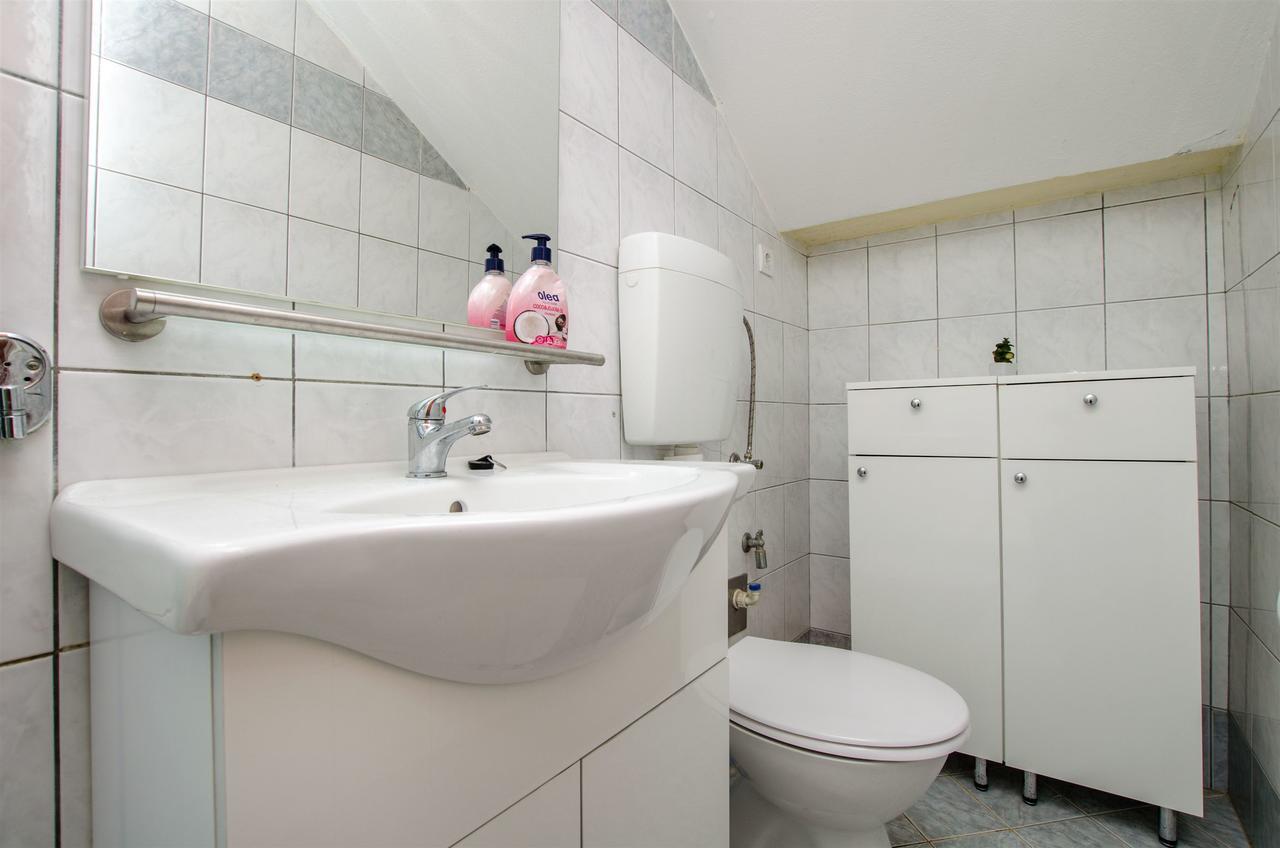 Apartments Zdenka Omiš Eksteriør bilde