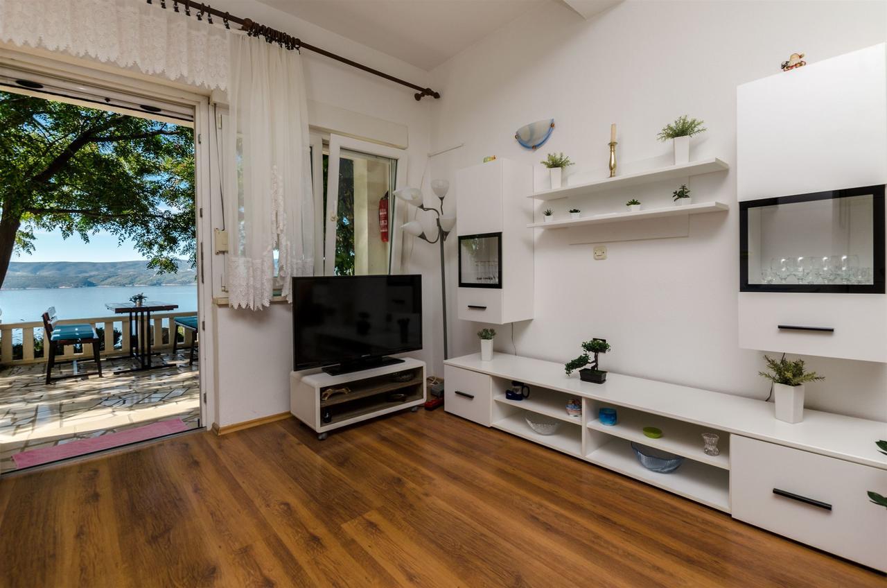 Apartments Zdenka Omiš Eksteriør bilde